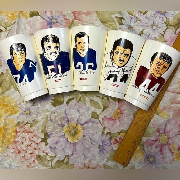 5 Vintage 7-11 Slurpee NFL Football Cups - Picture 1 of 4